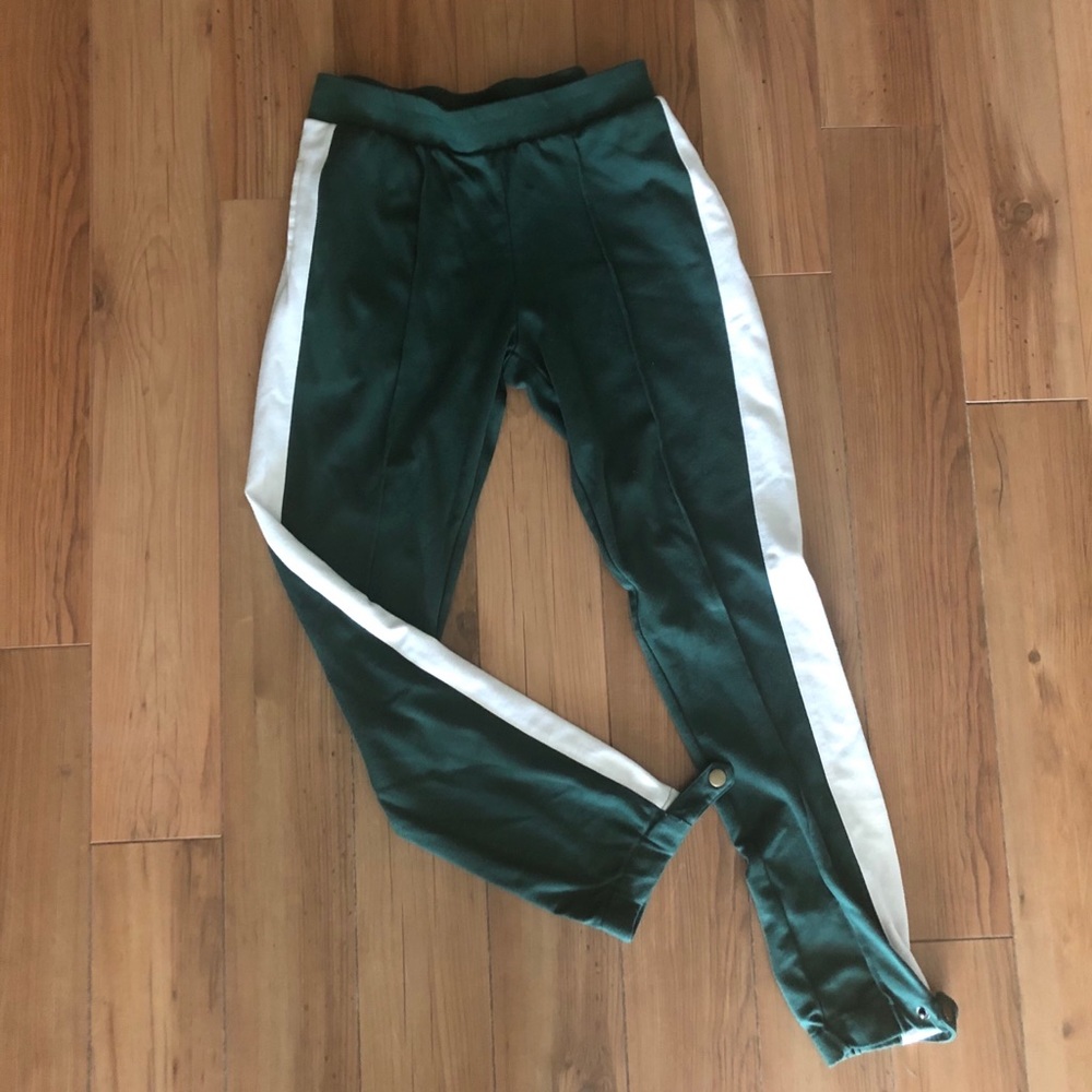 Wet seal forest green joggers with white side